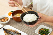 ”1日3食”は良いか悪いか論争…むしろ現代で3食は食べ過ぎか