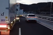 NEXCO「ジッパー合流してね」　ジャップ「あ！！あいつだけ空いてる合流車線走ってる！！ギャオン！！」