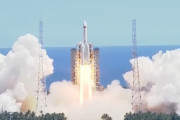 中国独自の宇宙ステーション「天宮」の実験棟「問天」を搭載した長征5号Bロケット打ち上げ！