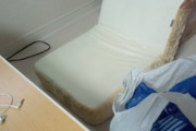 【画像】デザインに騙されてクソ小さい座椅子を買ってしまった