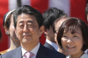 安倍首相「妻（昭恵夫人）が大分旅行したけど神社参拝しただけだし、三密じゃないからセーフ」