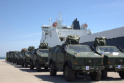 ベルギー陸軍の装甲車を積載したフェリーがギリシャに到着…NATO演習に参加！