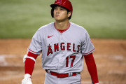 【海外の反応】大谷翔平のバット投げがMLBで昨季No1に【海外の反応】