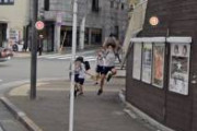 【画像】Google Mapで躍動感のある小学生が発見されるｗｗｗｗｗｗｗｗｗｗｗｗ