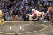 【大相撲】宇良、吹っ飛ぶ