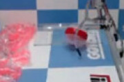 【動画】 なんだこれｗｗ クレーンゲームで「まさかの大物」をゲットする瞬間を捉えた衝撃動画が話題に