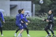 【動画】「おぉ～やっぱヘディング上手い」日本代表合宿初日の前田遼一コーチの“華麗なボール回し”にファン注目!「いまだに遼一が1番上手い」「現役時代と変わらない」と称賛