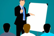 企業説明「社員の日常説明します、8時出社20時退社です」ぼく「?」