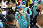 ネイマールらブラジル代表が来日　大勢のファンが出迎え、一部で警備員ともみ合い