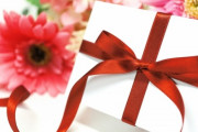 【プレゼント買う前に見ておけ】30歳の非モテさん、女性にとんでもないプレゼントをしてしまう