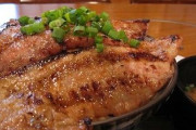 バー行ったら豚丼食べますか？って聞かれたんやが
