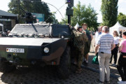 ドイツ連邦軍記念日に約15,000人が来訪・フェネック偵察車など多くの装備品が一般公開！