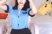 【動画】えちえちJDさん、ダンスに夢中になりすぎてパンチラしてしまう