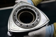 マツダ、ついにロータリーエンジン搭載車の量産を開始！！！