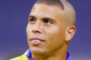【元ブラジル代表】ロナウドが日韓W杯での“大五郎カット”を謝罪、奇抜な髪型の裏事情とは？