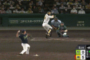 阪神・佐藤、16号ソロHR！