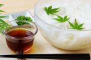 そうめんの食べ方「氷水に浸ける」か「水を切って盛る」どっち？