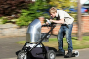 【動画】息子の為にパパさん頑張った！ギネス世界記録の世界一速いベビーカーが凄い
