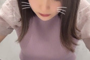 真剣にゲームをしている田口愛佳さんをご覧ください