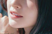 乃木坂46金川紗耶1st写真集発売日にYouTube生配信、本誌未掲載のランジェリーカット公開