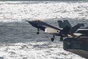 南シナ海で墜落したF-35C戦闘機、米海軍が回収急ぐ…中国軍の先回りを警戒！