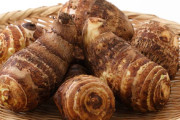 【里芋】サトイモ、美味いのに煮っころがしくらいでしか食われない