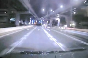 【動画】名古屋でひっくり返り対向車をギリで避けたドライブレコーダー。