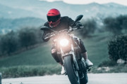なんで若いのにバイク乗らないの？