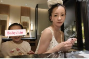 【悲報】板野友美さん詰む…ホテル側「脱衣所での撮影許可は出していない」