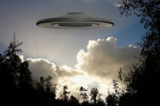 【米国】ラスベガスにUFO墜落？複数の情報「３ｍ近い緑色のエイリアンのような生き物」通報で警察出動　ネバダ州