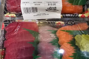 米国人「スーパーの刺身が寿司屋並みに高すぎる」（海外の反応）