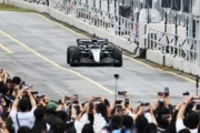 【朝鮮日報】12年前のコリアGPから一転…前売り入場券3万枚即完売、F1カーが竜仁でデモ走行 [10/13]  [昆虫図鑑★]