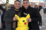 ◆朗報◆アーセナルMFルーカス・トレイラさん遊園地でピカチュウ抱いてニッコニコ