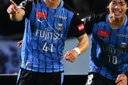 川崎、４試合を残して史上最速V！ 家長ハット、憲剛も登場でガンバ圧倒、２年ぶり３度目の優勝