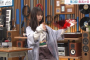 この下敷きの音を出してる齋藤飛鳥ちゃんずっと見れるなｗ【乃木坂46】
