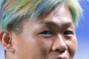 ヤクルト・田口、髪の毛を12球団色に染めてしまう