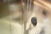 中国で子供がエレベーター操作盤に小用 ⇒ ショートして火を噴くｗ