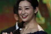 Jリーグ名誉女子マネ・足立梨花さんの大胆ビキニ姿にファン「衝撃すぎ」「攻めてる」「鼻血が」浦和OBも反応