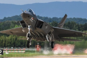 海外 「最もF-22に見える非F-22」韓国初の国産戦闘機KF-21「ポラメ」初飛行に成功！