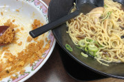 餃子の王将で　炒飯大盛り　醤油ラーメン大盛頼んだらとんでもない量きたんだが、、、
