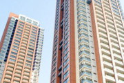 業者「タワマンは金持ちの証やでｗ」ア○「マジ？住まなきゃ！」