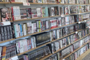 【画像】アメリカの本屋「アメコミより日本の漫画の方が売れるから売り場をこうしました」