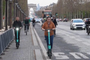 フランスの電動キックボードレンタル、パリでの交通事情にフィットしないと判断され廃止へ