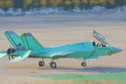 駐機中の中国ステルス戦闘機J-35(FC-31)を目撃！
