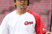 長野が丸の人的補償になった時に引退宣言しないのはわかるが翌年FAしなかった理由は？