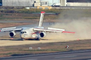 非舗装滑走路に着陸、空自Ｃ２輸送機　ＵＡＥ輸出へ実証試験  [11/13]