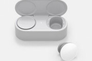 マイクロソフトの完全ワイヤレスイヤホン明日発売、無くす人続出しそう