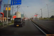 【動画】ツイッター民「車の運転中やべーやつに絡まれた」→前科持ちであることが分かり想像以上にヤバイ奴だった・・・