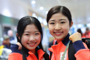【速報】千葉百音＆中井亜美がミラノ到着！団体銀に「すごく燃えた」と気合十分！坂本花織からの心強い助言で準備万端！女子シングル、歴史を刻む覚悟！