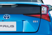 【朗報】トヨタの新型プリウス、ガチでカッコ良くなってしまう